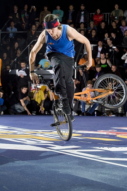 Red Bull Circle of Balance 前回覇者のビッキー・ゴメス(スペイン)