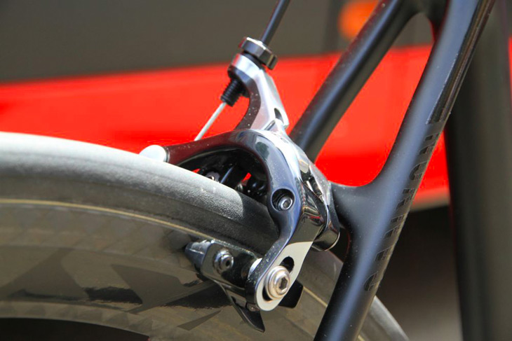 従来モデルより20%制動力が向上したDURA-ACE 9000のブレーキ
