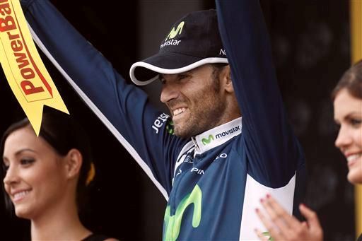表彰台に立つアレハンドロ・バルベルデ(スペイン、モビスター)
