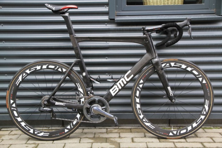 BMCレーシングチーム BMC timemachine TMR01
