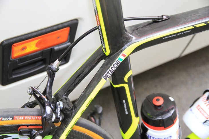 ランプレ・ISD ウィリエール Cento1 SR シートステーは扁平なモノステーを廃した