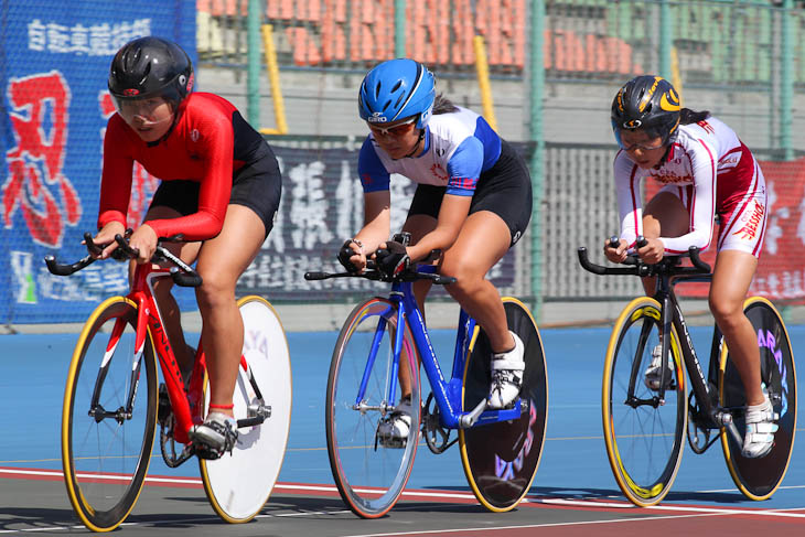 女子3kmチーム・パーシュート 1位 三宅玲奈・細田愛末・江藤里佳子 3分51秒182 女子ジュニア日本新