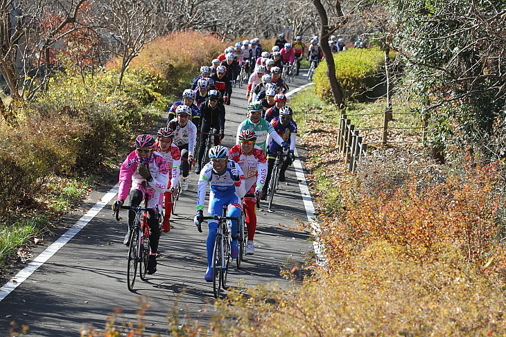エンデューロのコースは自転車で走りやすい公園内の専用コース