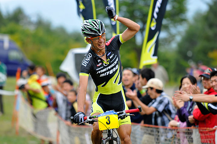 男子エリート優勝 斉藤亮(MIYATA-MERIDA)