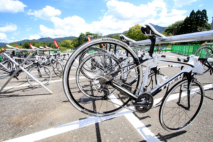 2013に向け一気にラインナップを揃えたドマーネ トレックワールド会場にも多数の試乗車が用意された