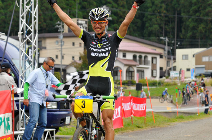 男子エリート優勝 斉藤亮(MIYATA-MERIDA)