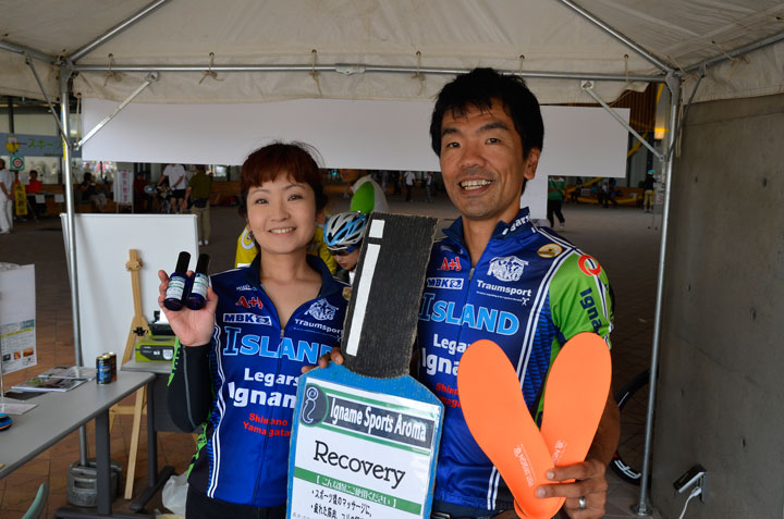 イナーメ・アイランド・信濃山形のボディケアを務める「Dissetare」のセラピストKAKOさんとカスタムインソールの「FEET in DSIGN」
