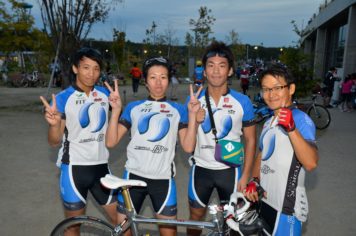 3時間エンデューロ4人男女混合2位のteam58_758(チームゴーヤ・ナゴヤ)「とっても超楽しかったです。次回はもっと周回できるよう頑張ります」