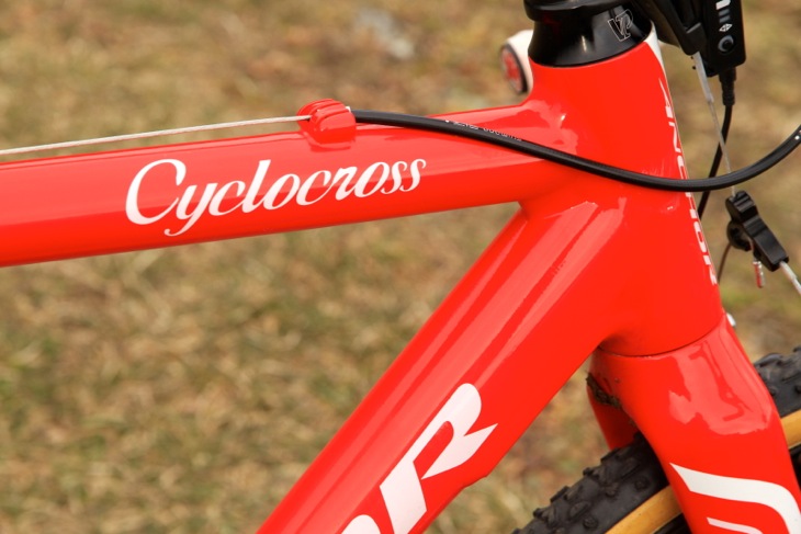 溶接痕も美しいアルミフレーム Cyclocrossの文字が入る