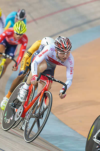 男子ジュニアポイントレースで優勝した原井博斗(福岡・祐誠高校)