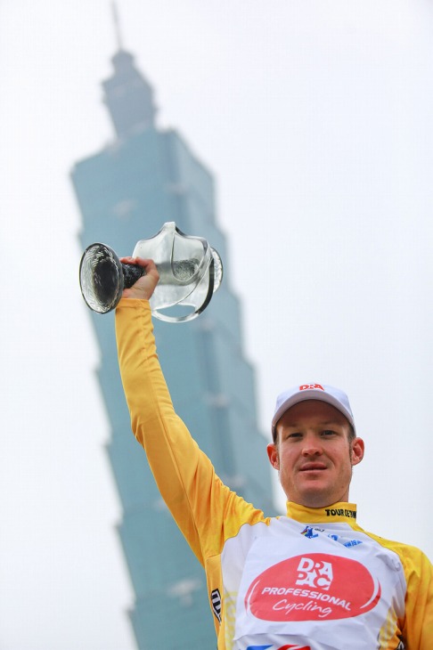 ツール・ド・台湾2013 総合優勝を果たしたベルナルド・サルツバージャー(オーストラリア、ドラパック・サイクリング)