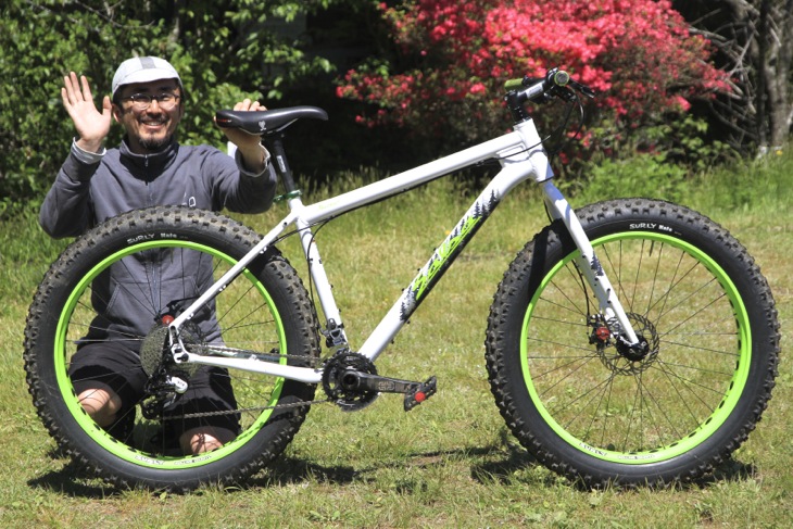 郡山さんとSALSAのファットバイク Mukluk2 (税込269,850円のモデル)