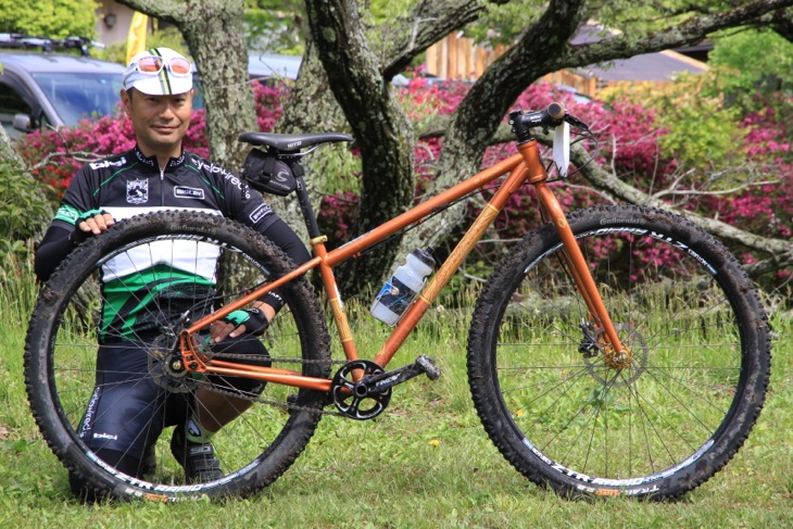 CW編集部・綾野はサルサ EL MARIACHIの世界限定300台モデルに乗ります