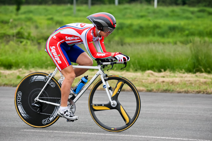 男子自転車競技クラスCの部 2位の石井雅史(チームスキップ)