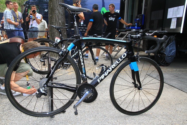 クリス・フルーム(イギリス、チームスカイ)のピナレロ DOGMA 65.1 THINK2