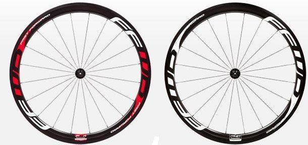 ファストフォワード F4R 350s(左:RED、右:WHT)