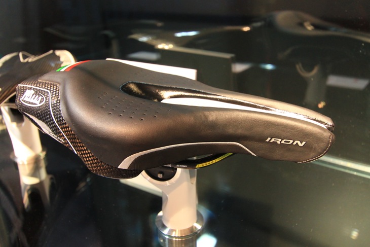 TTモデルのプロトタイプ IRON TEKNO Flow