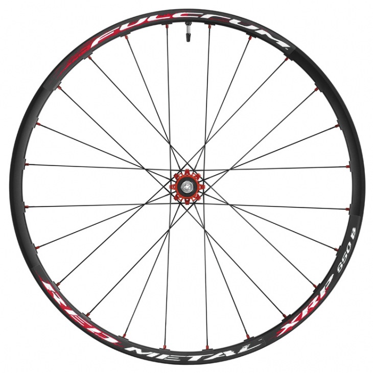 フルクラム RED METAL XRP 650B(フロント)