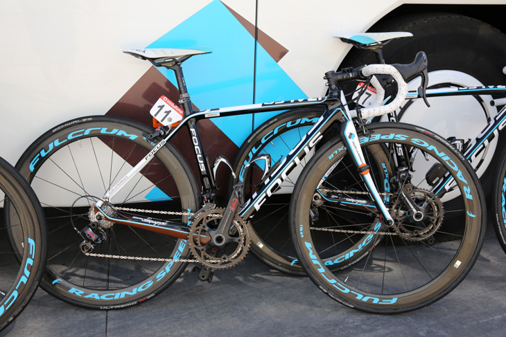 アージェードゥーゼル フォーカス・Izalco Team