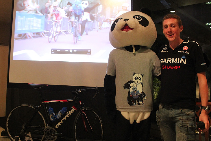ベルギーから遠く離れた日本で再会を果たした?ダニエル・マーティンとパンダ