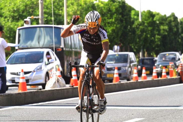 市民レース210km 残り100kmを独走した清宮洋幸(竹芝サイクルレーシング)
