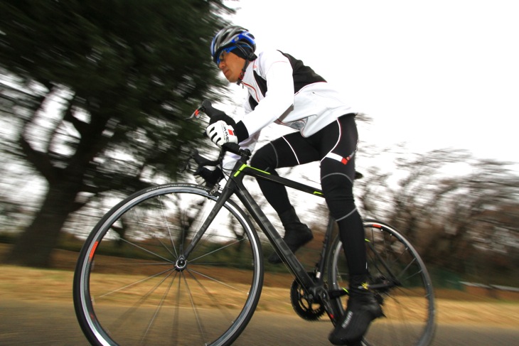 「細身の軽量バイクだが、それを感じさせない剛性と乗り味がある」小西裕介(なるしまフレンド)