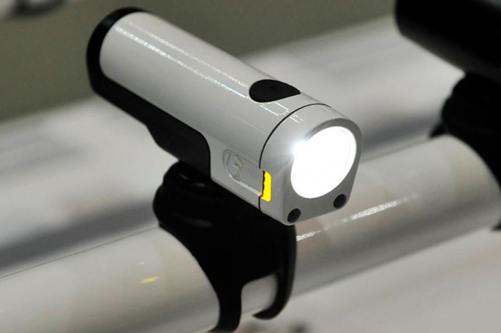 ボントレガー ION 700 USB(点灯時)