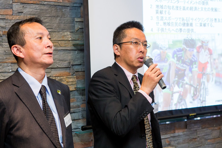 横山光太郎GM(左)と小島裕樹監督(右)