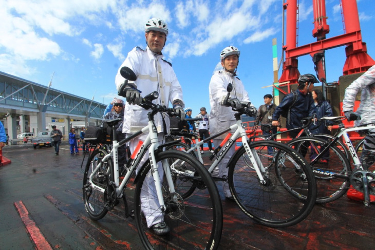 愛媛県警のバイシクルユニットのお二人