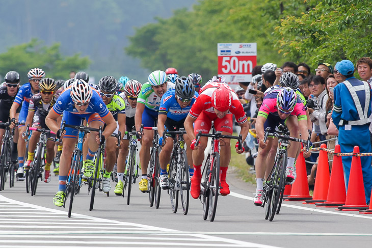 ワウテル・ウィッパート(ドラパックプロフェッショナルサイクリング)が優勝