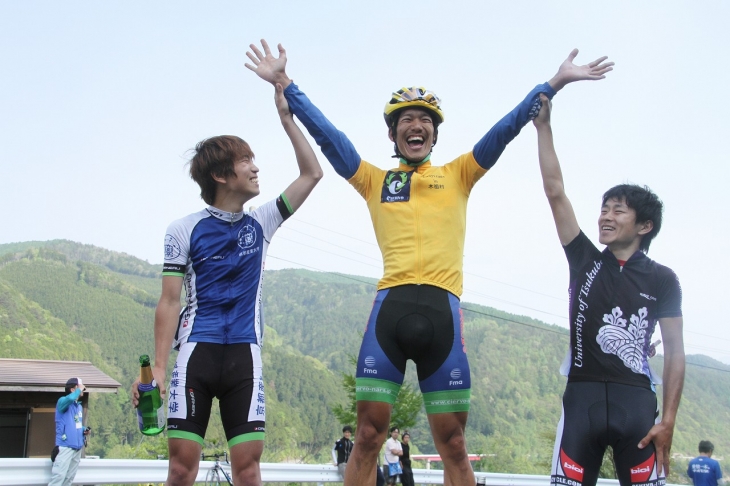 総合1位の水野恭兵(シエルヴォ奈良)、2位の中井路雅(京都産業大学)、3位の鈴木龍(筑波大学&SEKIYA feat MASAKA)