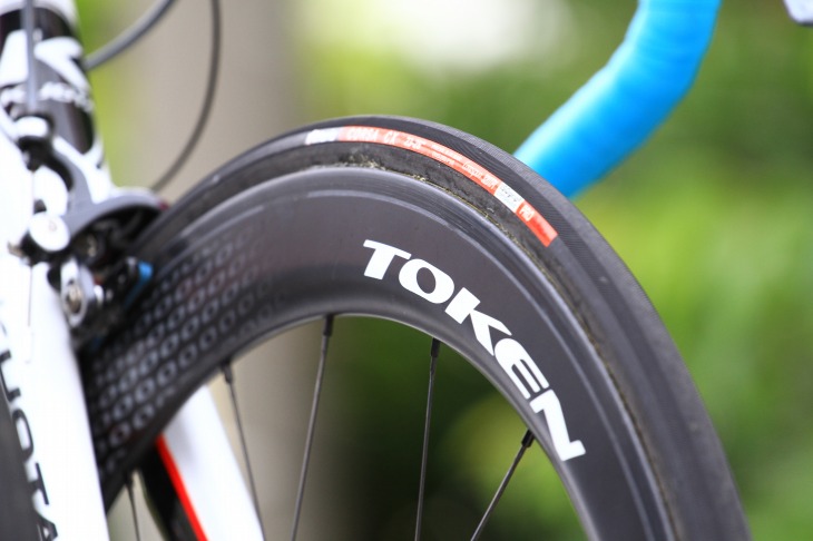 TOKEN T55にヴィットリア CROSA CX(23c)を組み合わせる