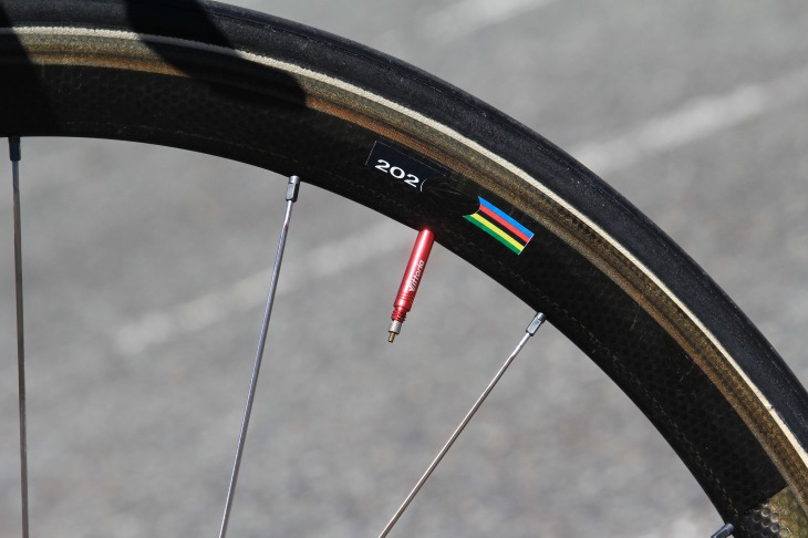 足回りはZIPP202にヴィットリアのタイムトライアル用タイヤ、Crono CS
