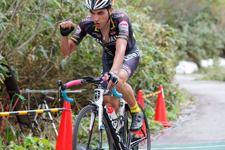 ホセ・ビセンテ(チーム右京)が49分29秒で優勝