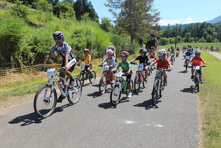夏休みのど真ん中に開かれる MTBキッズサマーキャンプ in 白馬