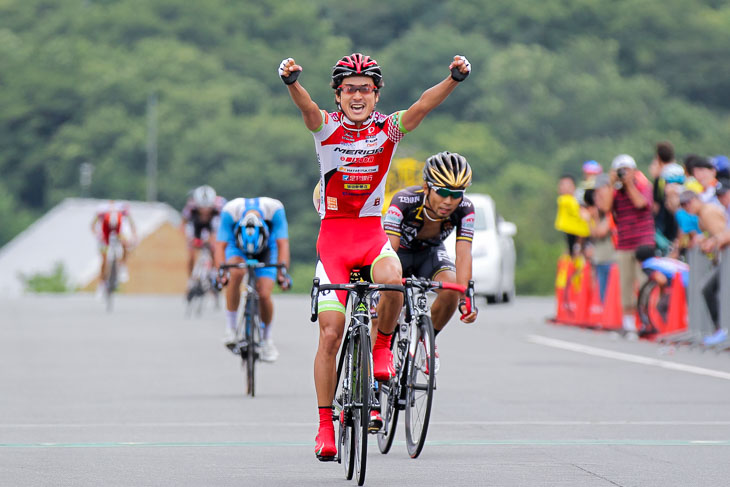 鈴木譲(宇都宮ブリッツェン)が優勝