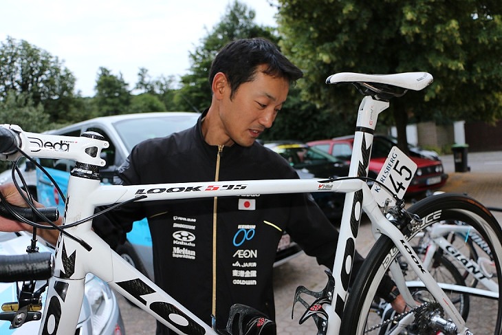 ジュニア遠征は初めてとなる中村仁メカニック(Hi-Bike)。