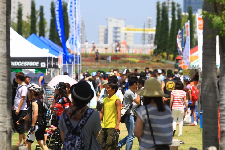 猛暑日にも関わらず2日間で29,000人の来場者を集めた