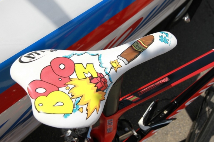 ホアキンのニックネームであるプリト(葉巻)に因んだグラフィックのセライタリアSLR
