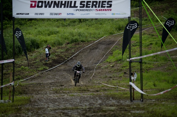 Jシリーズと遜色のないメンバーで激戦となった男子エリートを制したのは安達靖(DIRTFREAK/SARACEN)