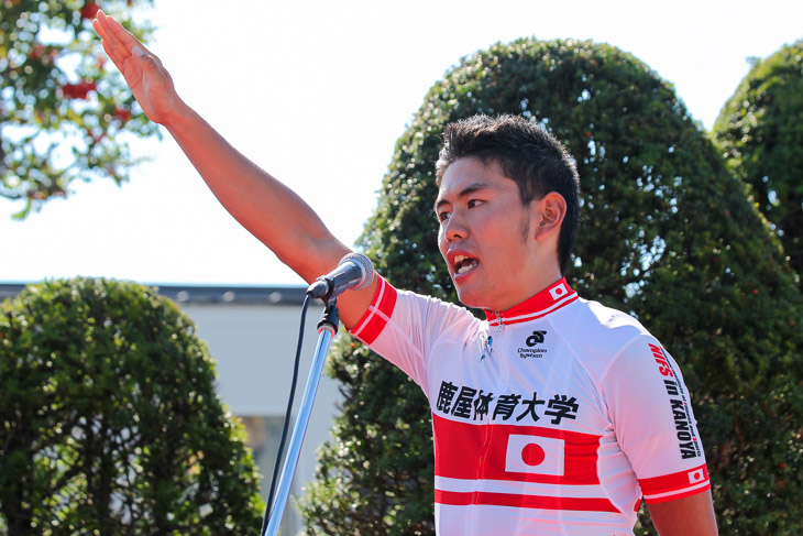 選手宣誓をする徳田鍛造(鹿屋体育大)
