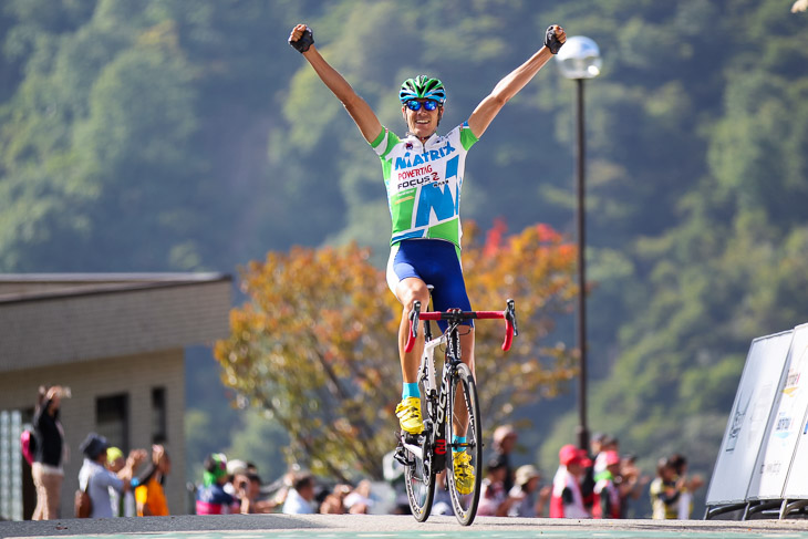 エドワード・プラデス(マトリックスパワータグ)が優勝