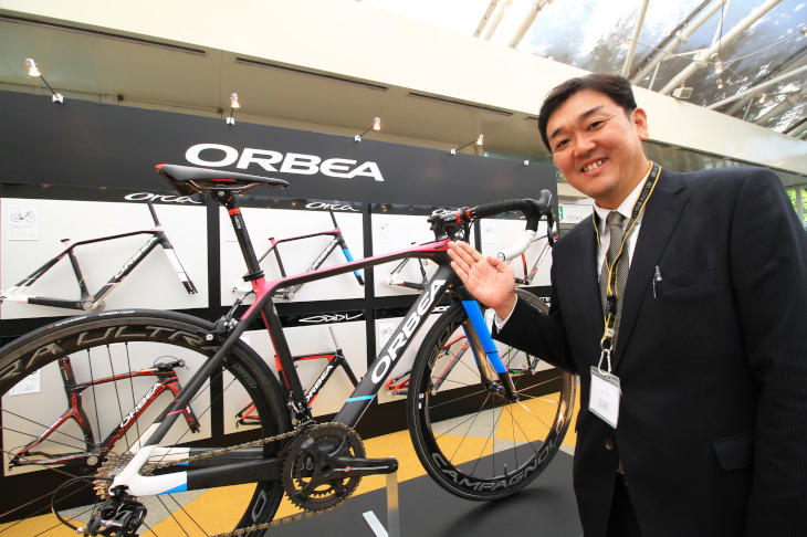 軽量化を果たした新型ORCA 軽く硬いフレームだ