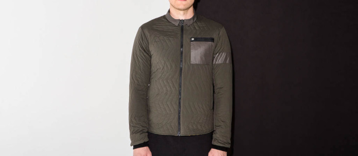 1着で2デザイン楽しめるRapha Reversible Jacket(ダークオリーブ)
