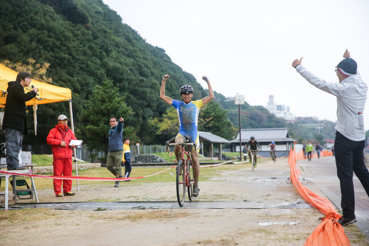C2 最終周回で抜け出した大坊崇(BikeTeam回転木馬)