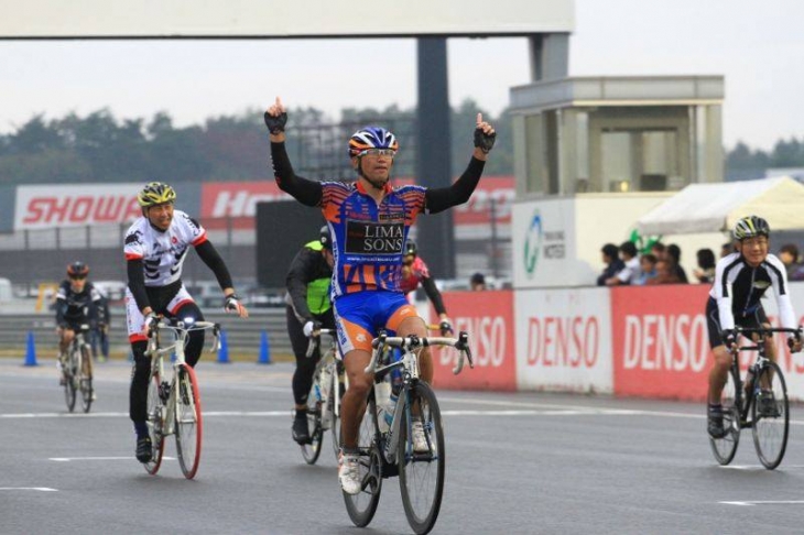 7時間ロードソロで優勝した中野公之選手(スターラインジャパン)