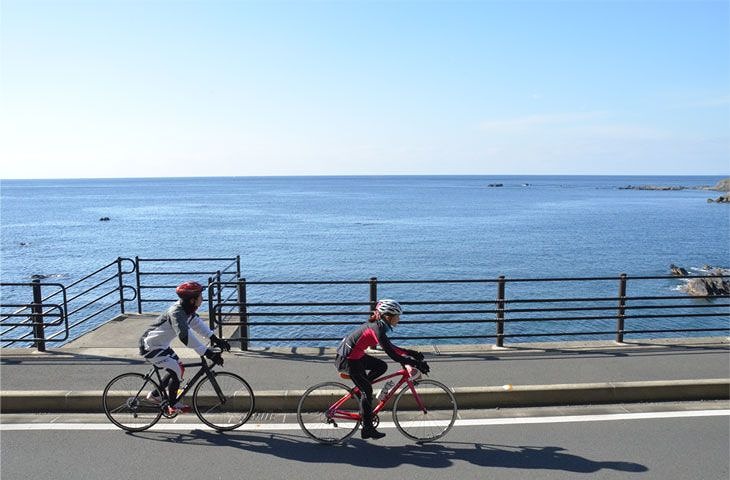 これぞ太平洋!といった感じの青い海を横目に走る四万十・足摺無限大チャレンジライド