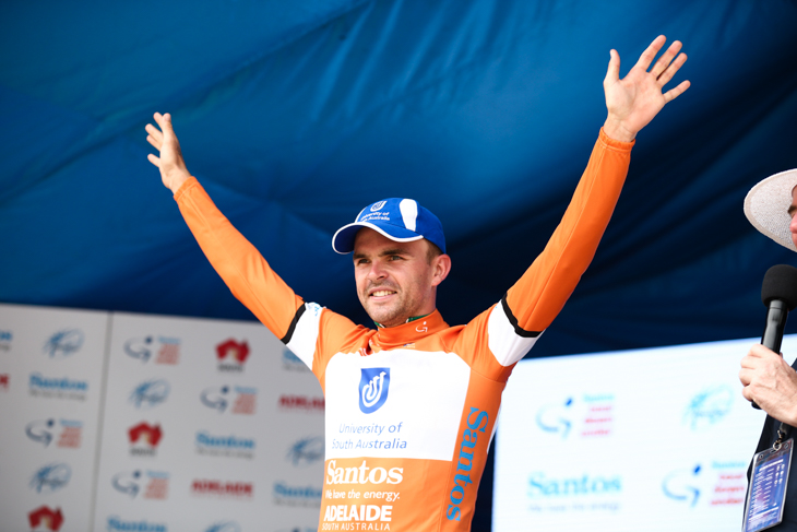 総合首位で地元レースをスタートさせたジャック・ボブリッジ(オーストラリア、UniSAオーストラリア)