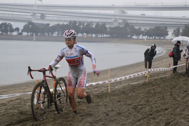 C1 宮内佐季子(Team Chainring)を下した豊岡英子(パナソニックレディース)が勝利