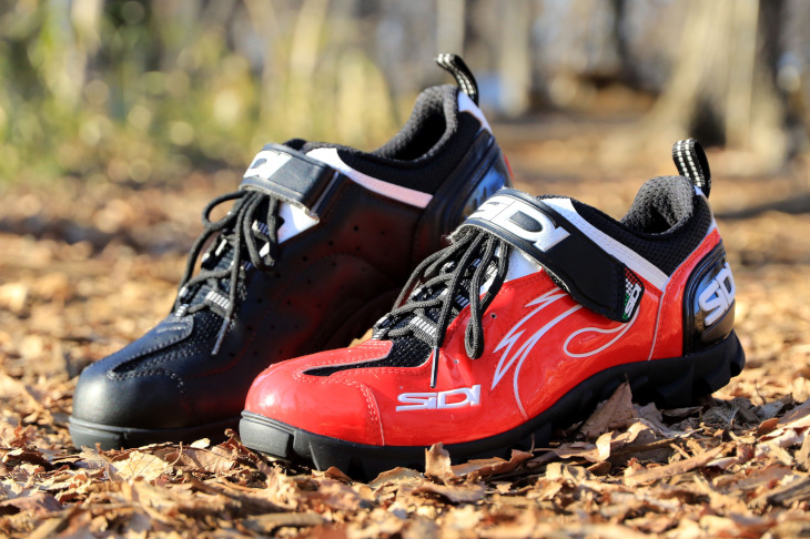 シディ MTB EPIC(手前Red Lucido、奥Black)